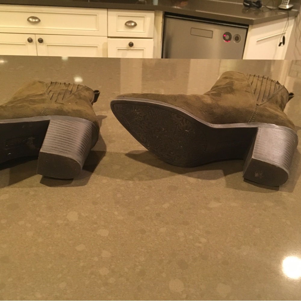 Moss green bootie sz 7.5